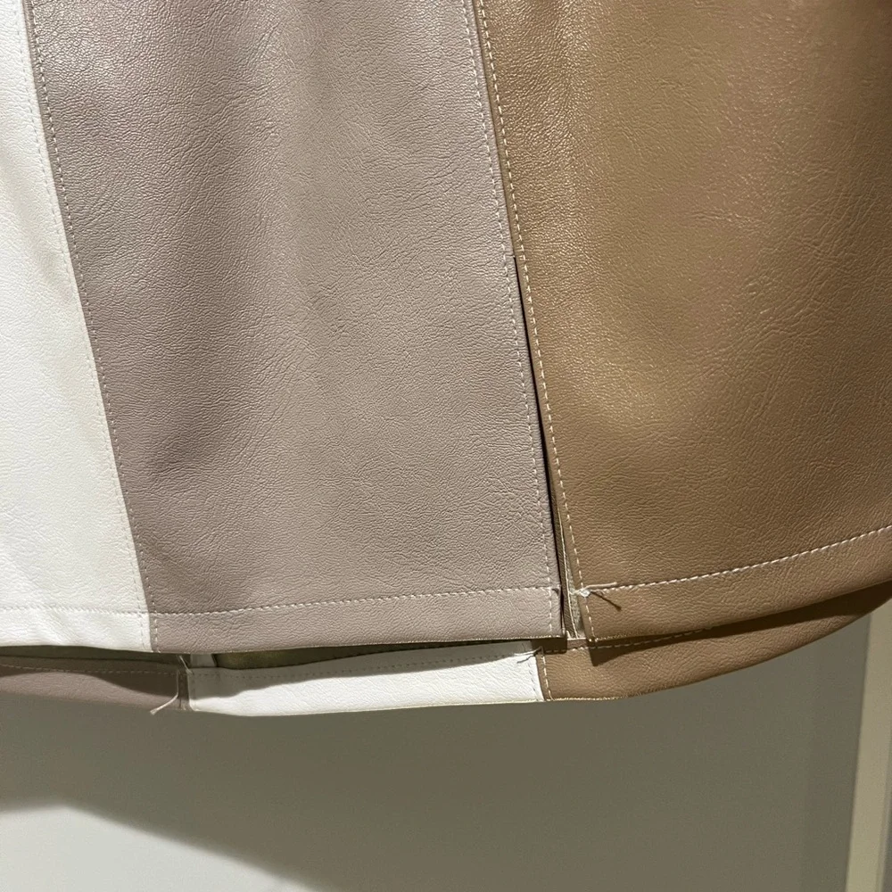 NWT Le Lis Collection Vegan Leather Striped Neutral Women’s Skirt Size Small